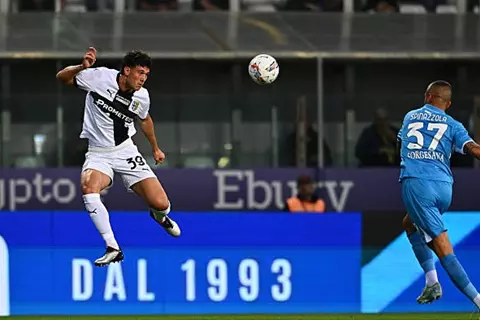 هدية رفضها إنتر.. نابولي يتعثر بتعادل سلبي مع بارما في الدوري الإيطالي